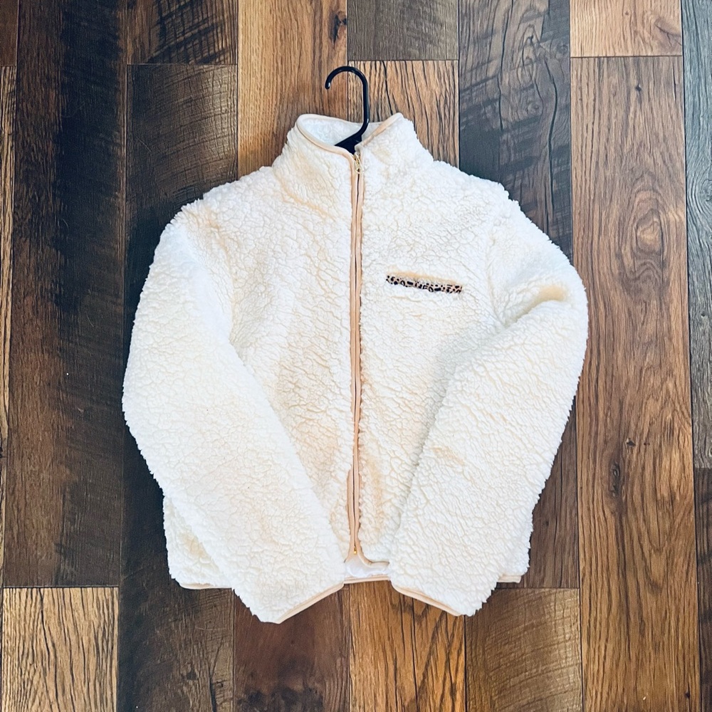 Womens size small Sherpa Jacket with satin lining & print pocket